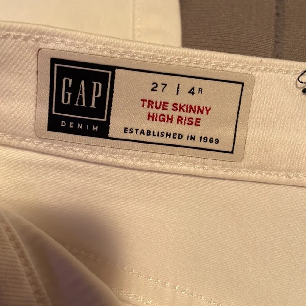 GAP Jeans - Picture 2 of 4